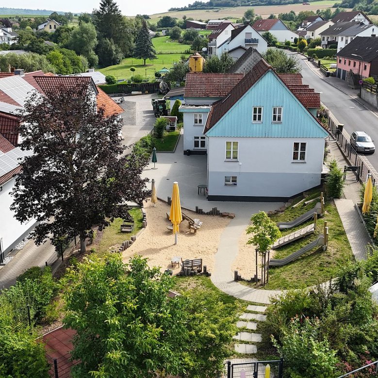 Blick von oben auf die Kita Müs